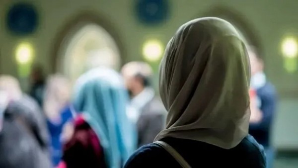KKTC'de tarihi karar! Ortaokullarda uygulanan başörtüsü yasağını kaldıracak yeni adım